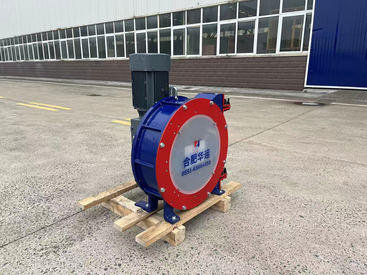 合肥華運機械為國內(nèi)某知名企業(yè)定制的軟管泵即將交付使用